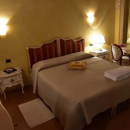 Della Torre In Citta Nocleg ze śniadaniem 4*
